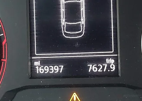 3VWCB7BU5KM131325